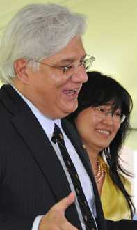 Mike and Ophelia Lazaridis at the groundbreaking ceremony for the Quantum-Nano Centre.