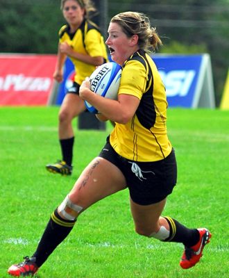 Sam Eyles running with ball