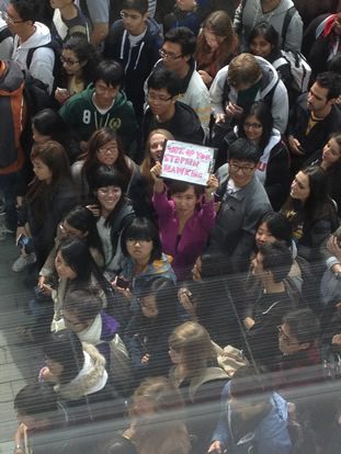 Students express their appreciation for Stephen Hawking.