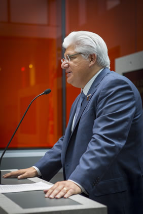 Mike Lazaridis speaks at the Quantum-Nano Centre opening.